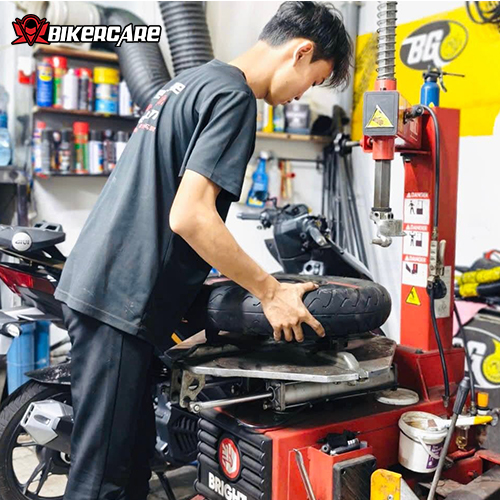 THAY VỎ XE PHỔ THÔNG (tiền công)